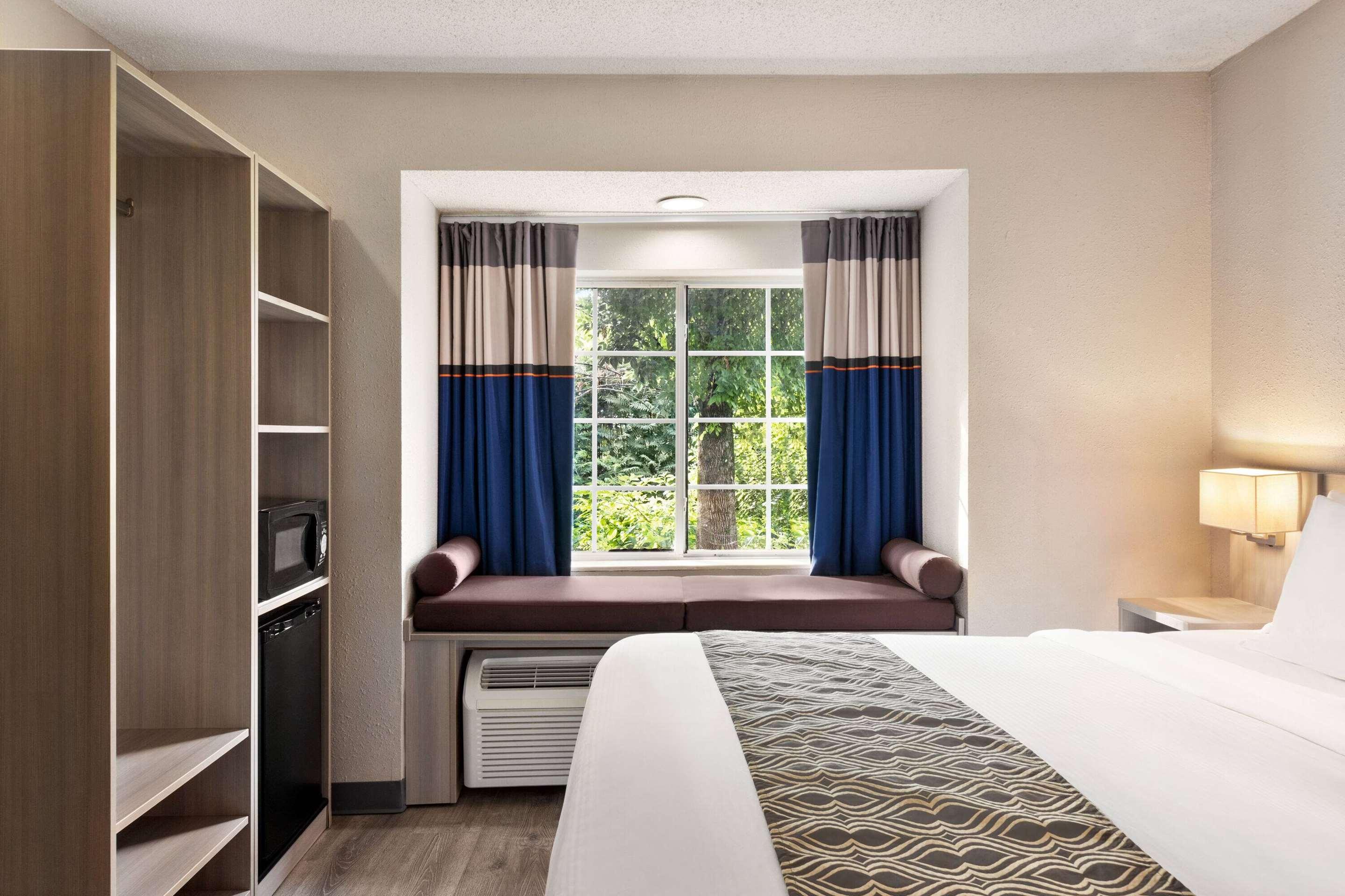Hotel Microtel Inn & Suites by Wyndham Joplin, Joplin - Reserving.com