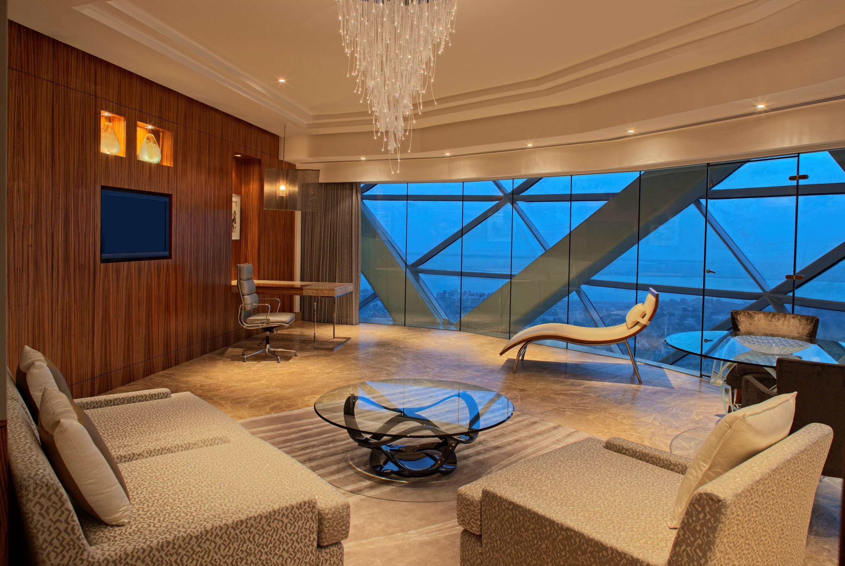 lounge - Picture of Oaks Liwa Executive Suites, Abu Dhabi - Tripadvisor