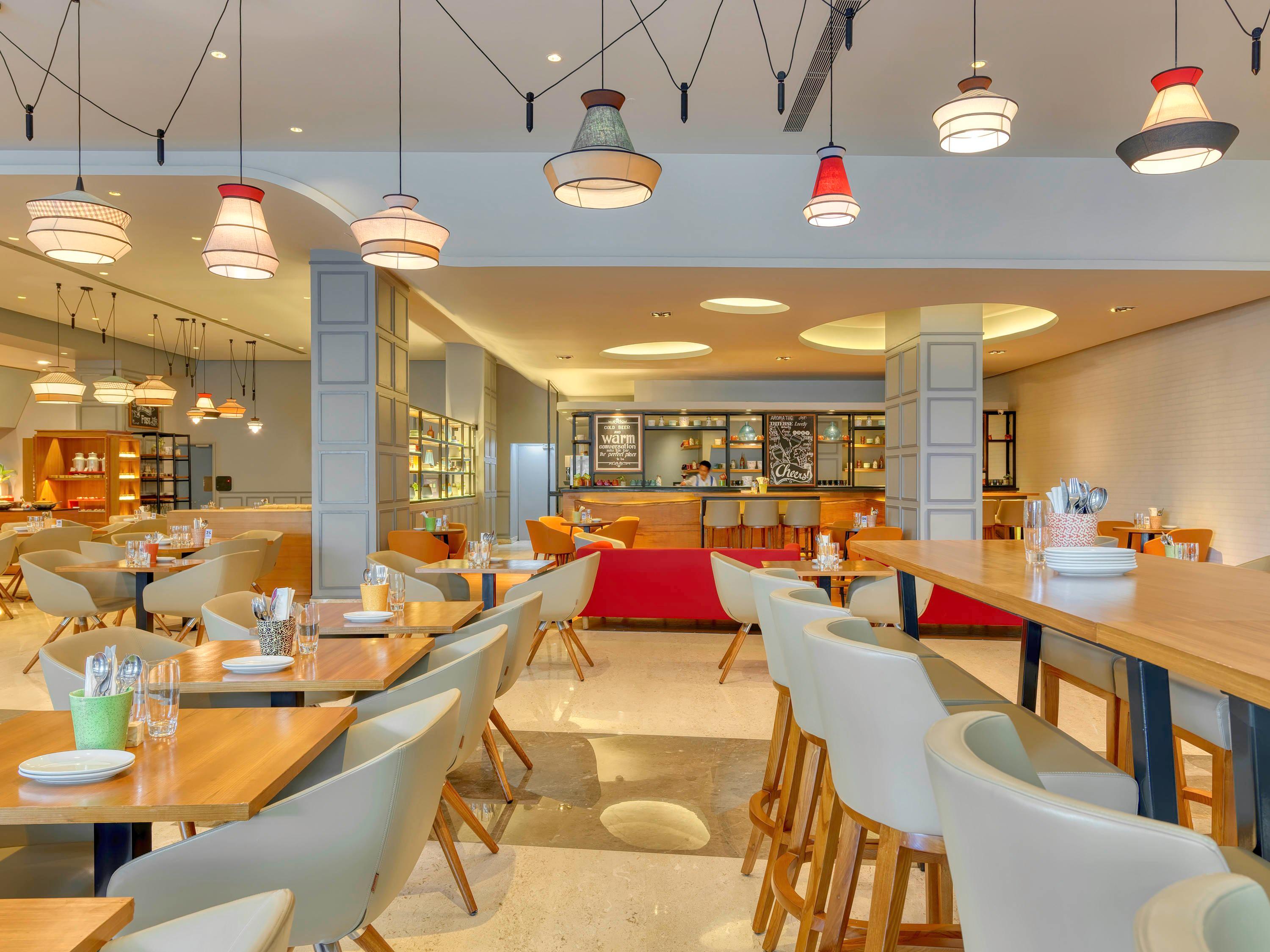 Lavish Buffet at Melange, Radisson Blu – roadsreelandfood